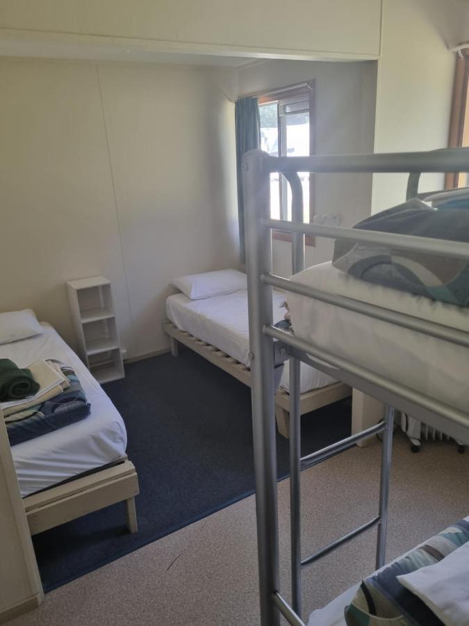 Strahan Backpackers エクステリア 写真